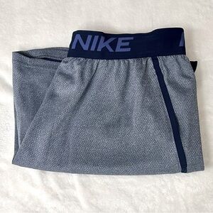 Nike Men’s Athletic shorts grey size medium